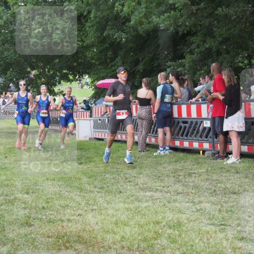 21.06.2025 - 27. Vierlanden-Triathlon KatJ http://msf.ph/oto/8023986 15.06.2025 13:25:46 Ziel 13, 1053, 1054, 1055 meine-sportfotos.de