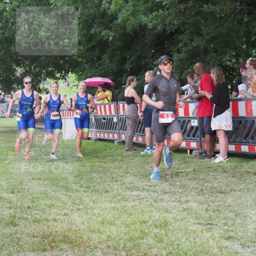 21.06.2025 - 27. Vierlanden-Triathlon KatJ http://msf.ph/oto/8024011 15.06.2025 13:25:46 Ziel 13, 1053, 1054, 1055 meine-sportfotos.de