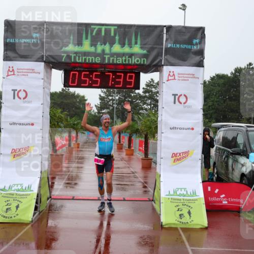 15.06.2025 - 7 Türme Triathlon Michael Strokosch http://msf.ph/oto/8024019 15.06.2025 15:57:38 Ziel 326 meine-sportfotos.de