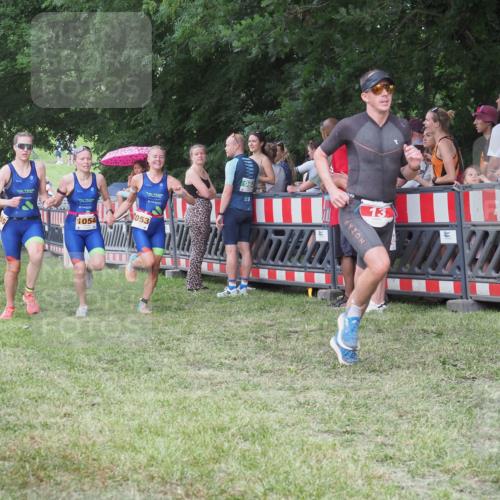 21.06.2025 - 27. Vierlanden-Triathlon KatJ http://msf.ph/oto/8024040 15.06.2025 13:25:47 Ziel 13, 1053, 1054, 1055 meine-sportfotos.de