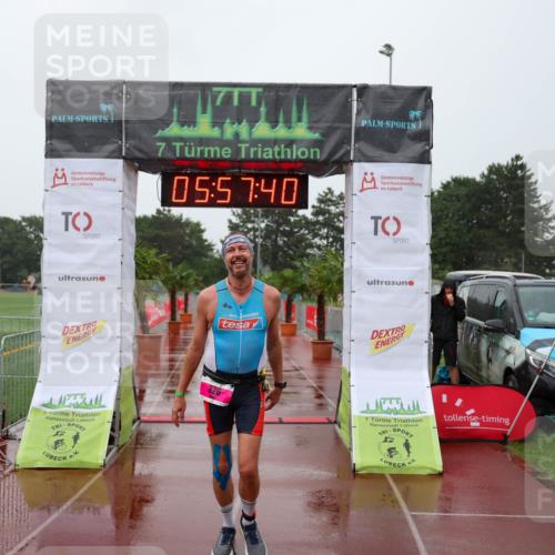 15.06.2025 - 7 Türme Triathlon Michael Strokosch http://msf.ph/oto/8024042 15.06.2025 15:57:40 Ziel 326 meine-sportfotos.de