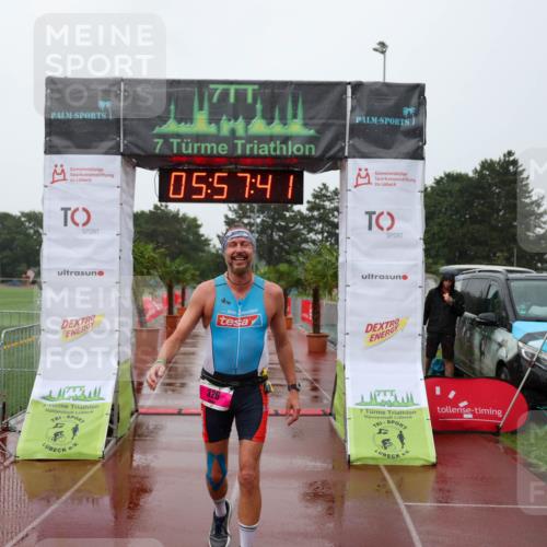 15.06.2025 - 7 Türme Triathlon Michael Strokosch http://msf.ph/oto/8024046 15.06.2025 15:57:40 Ziel 326 meine-sportfotos.de