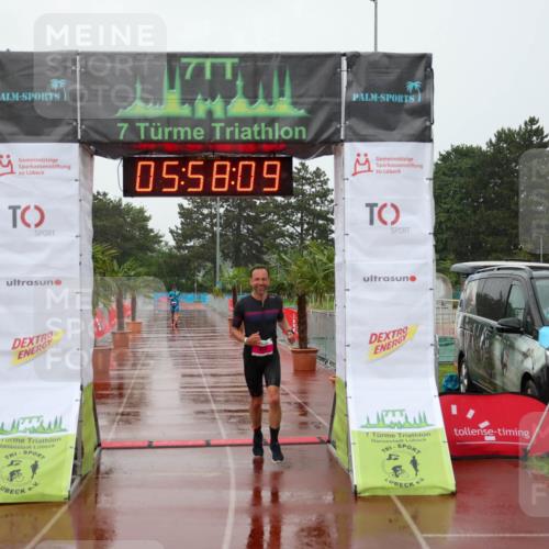 15.06.2025 - 7 Türme Triathlon Michael Strokosch http://msf.ph/oto/8024067 15.06.2025 15:58:09 Ziel 223 meine-sportfotos.de