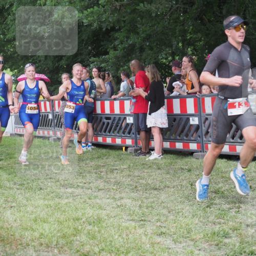 21.06.2025 - 27. Vierlanden-Triathlon KatJ http://msf.ph/oto/8024070 15.06.2025 13:25:47 Ziel 13, 1053, 1054, 1055 meine-sportfotos.de