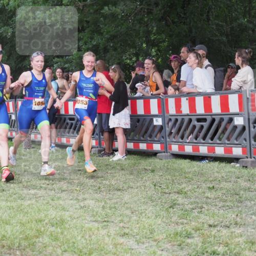 21.06.2025 - 27. Vierlanden-Triathlon KatJ http://msf.ph/oto/8024100 15.06.2025 13:25:48 Ziel 13, 1053, 1054, 1055 meine-sportfotos.de