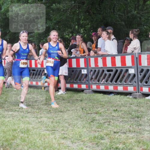 21.06.2025 - 27. Vierlanden-Triathlon KatJ http://msf.ph/oto/8024109 15.06.2025 13:25:48 Ziel 13, 1053, 1054, 1055 meine-sportfotos.de