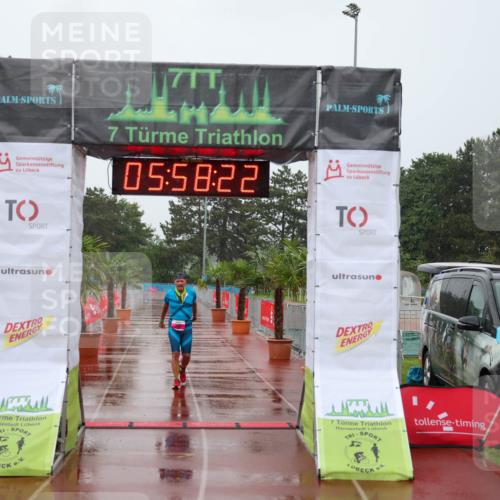 15.06.2025 - 7 Türme Triathlon Michael Strokosch http://msf.ph/oto/8024123 15.06.2025 15:58:21 Ziel 203 meine-sportfotos.de