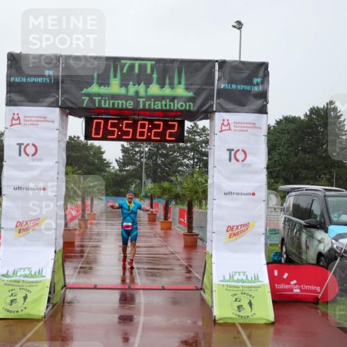 15.06.2025 - 7 Türme Triathlon Michael Strokosch http://msf.ph/oto/8024125 15.06.2025 15:58:22 Ziel 203 meine-sportfotos.de