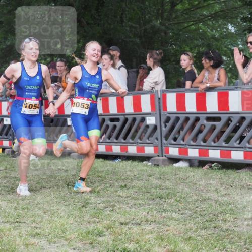21.06.2025 - 27. Vierlanden-Triathlon KatJ http://msf.ph/oto/8024130 15.06.2025 13:25:48 Ziel 13, 1053, 1054, 1055 meine-sportfotos.de