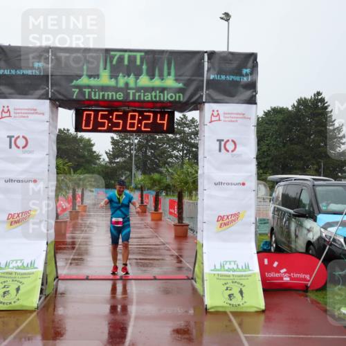 15.06.2025 - 7 Türme Triathlon Michael Strokosch http://msf.ph/oto/8024137 15.06.2025 15:58:24 Ziel 203 meine-sportfotos.de