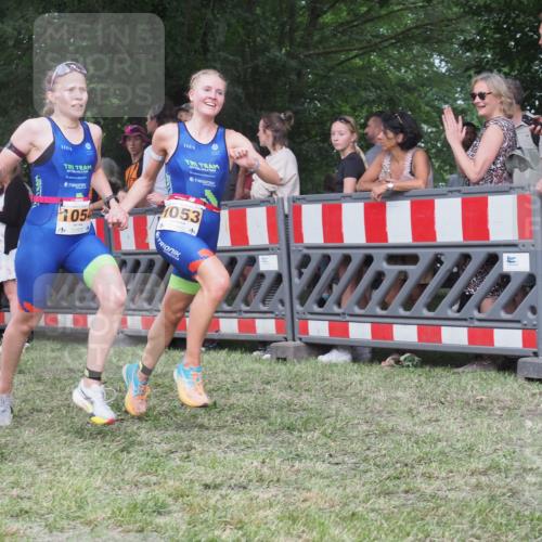 21.06.2025 - 27. Vierlanden-Triathlon KatJ http://msf.ph/oto/8024139 15.06.2025 13:25:48 Ziel 13, 1053, 1054, 1055 meine-sportfotos.de