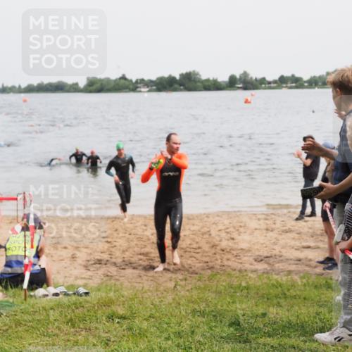 21.06.2025 - 27. Vierlanden-Triathlon MichiJ http://msf.ph/oto/8024147 15.06.2026 10:55:18 Schwimmen 661, 725, 740 meine-sportfotos.de