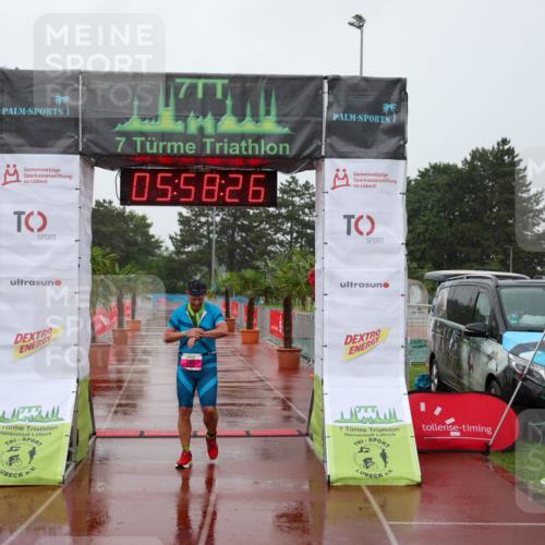 15.06.2025 - 7 Türme Triathlon Michael Strokosch http://msf.ph/oto/8024157 15.06.2025 15:58:26 Ziel 203 meine-sportfotos.de
