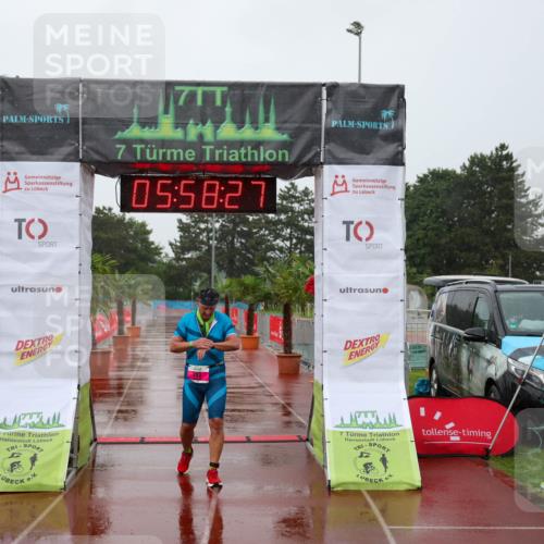 15.06.2025 - 7 Türme Triathlon Michael Strokosch http://msf.ph/oto/8024162 15.06.2025 15:58:26 Ziel 203 meine-sportfotos.de