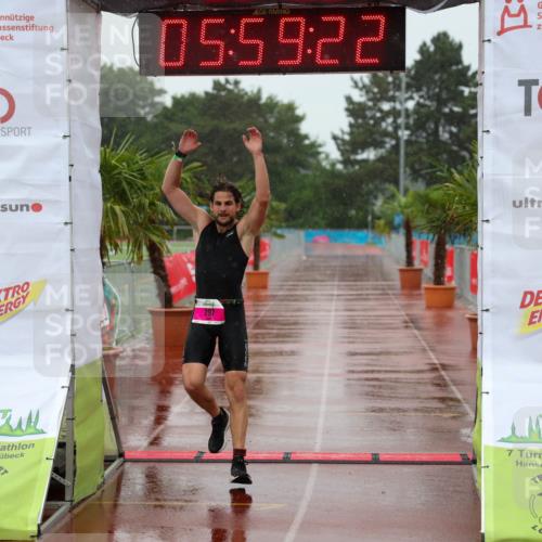 15.06.2025 - 7 Türme Triathlon Michael Strokosch http://msf.ph/oto/8024178 15.06.2025 15:59:22 Ziel 297 meine-sportfotos.de