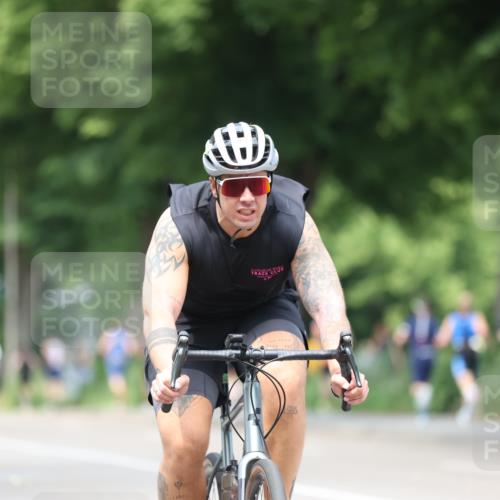 15.06.2025 - 7 Türme Triathlon Yannick Fuchs http://msf.ph/oto/8024187 15.06.2025 13:37:04 Radfahren 1031, 1057, 1127 meine-sportfotos.de