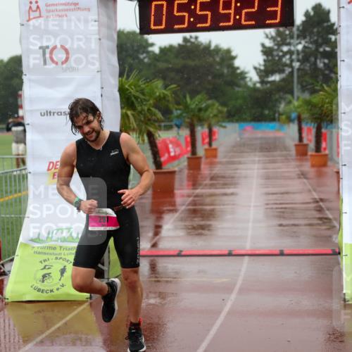 15.06.2025 - 7 Türme Triathlon Michael Strokosch http://msf.ph/oto/8024191 15.06.2025 15:59:23 Ziel 297 meine-sportfotos.de