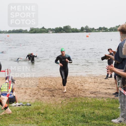 21.06.2025 - 27. Vierlanden-Triathlon MichiJ http://msf.ph/oto/8024273 15.06.2026 10:55:20 Schwimmen 661, 725, 740 meine-sportfotos.de