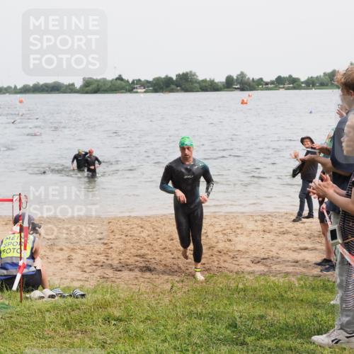 21.06.2025 - 27. Vierlanden-Triathlon MichiJ http://msf.ph/oto/8024311 15.06.2026 10:55:20 Schwimmen 661, 725, 740 meine-sportfotos.de