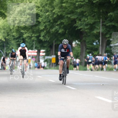 15.06.2025 - 7 Türme Triathlon Yannick Fuchs http://msf.ph/oto/8024323 15.06.2025 13:37:13 Radfahren 421, 525, 663 meine-sportfotos.de