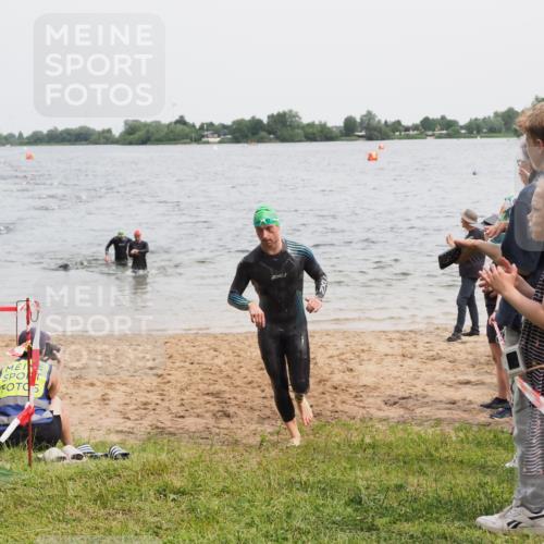21.06.2025 - 27. Vierlanden-Triathlon MichiJ http://msf.ph/oto/8024336 15.06.2026 10:55:20 Schwimmen 661, 725, 740 meine-sportfotos.de