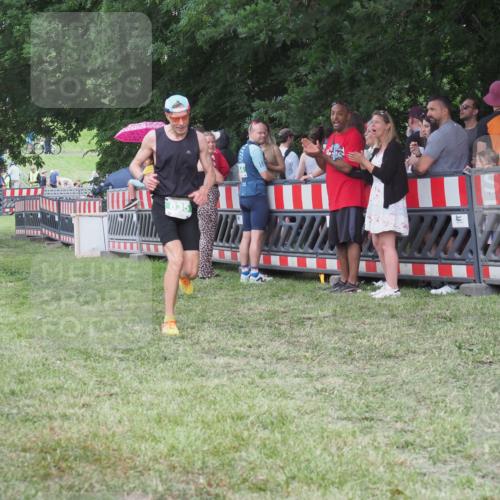 21.06.2025 - 27. Vierlanden-Triathlon KatJ http://msf.ph/oto/8024468 15.06.2025 13:26:48 Ziel 835 meine-sportfotos.de