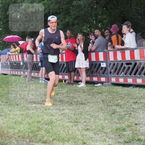 21.06.2025 - 27. Vierlanden-Triathlon KatJ http://msf.ph/oto/8024488 15.06.2025 13:26:49 Ziel 835 meine-sportfotos.de