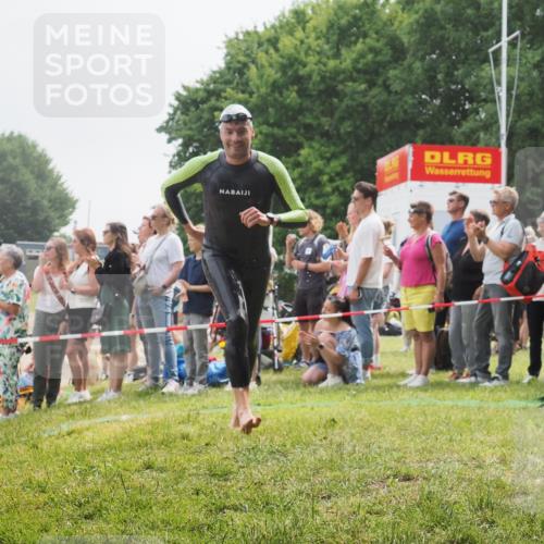 15.06.2025 - 27. Vierlanden-Triathlon KatJ http://msf.ph/oto/8024494 15.06.2025 10:57:53 Schwimmen 686, 705, 738, 774 meine-sportfotos.de