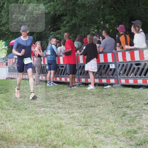 21.06.2025 - 27. Vierlanden-Triathlon KatJ http://msf.ph/oto/8024536 15.06.2025 13:26:57 Ziel 829, 1049, 1051, 1052 meine-sportfotos.de