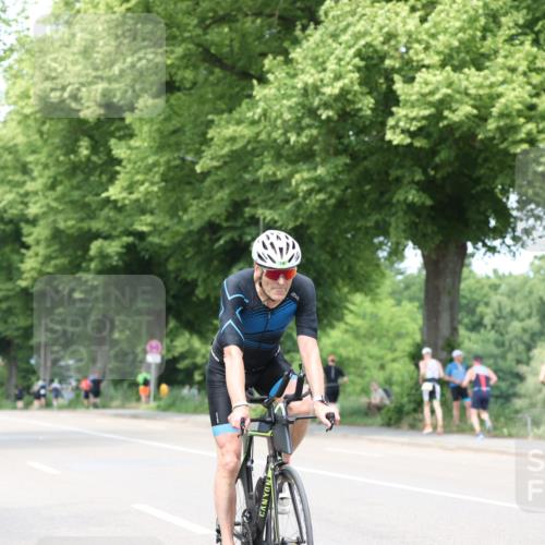 15.06.2025 - 7 Türme Triathlon Yannick Fuchs http://msf.ph/oto/8024569 15.06.2025 13:37:38 Radfahren 427, 587 meine-sportfotos.de