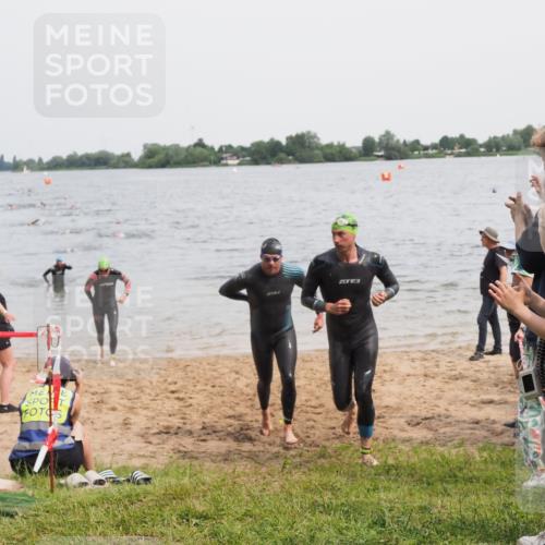 21.06.2025 - 27. Vierlanden-Triathlon MichiJ http://msf.ph/oto/8024587 15.06.2026 10:55:33 Schwimmen 639, 656, 736, 740 meine-sportfotos.de