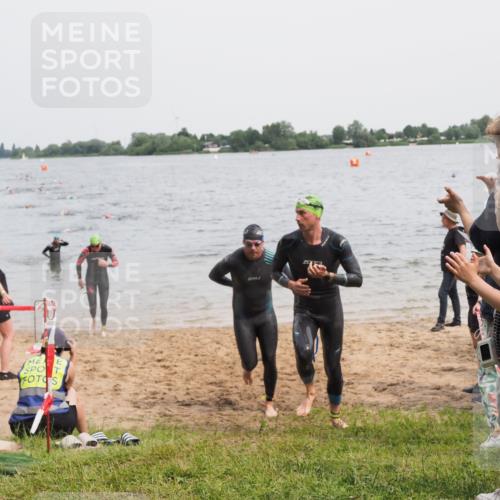 21.06.2025 - 27. Vierlanden-Triathlon MichiJ http://msf.ph/oto/8024593 15.06.2026 10:55:33 Schwimmen 639, 656, 736, 740 meine-sportfotos.de
