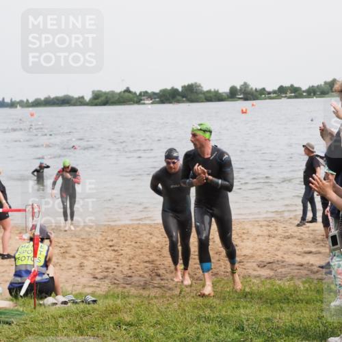 21.06.2025 - 27. Vierlanden-Triathlon MichiJ http://msf.ph/oto/8024596 15.06.2026 10:55:33 Schwimmen 639, 656, 736, 740 meine-sportfotos.de