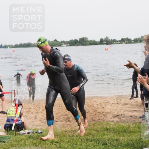 21.06.2025 - 27. Vierlanden-Triathlon MichiJ http://msf.ph/oto/8024633 15.06.2026 10:55:34 Schwimmen 639, 656, 712, 736, 740 meine-sportfotos.de