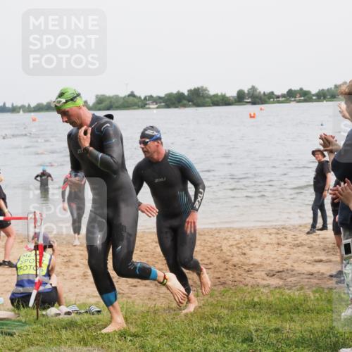 21.06.2025 - 27. Vierlanden-Triathlon MichiJ http://msf.ph/oto/8024639 15.06.2026 10:55:34 Schwimmen 639, 656, 712, 736, 740 meine-sportfotos.de