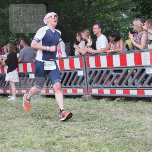 21.06.2025 - 27. Vierlanden-Triathlon KatJ http://msf.ph/oto/8024642 15.06.2025 13:27:01 Ziel 829, 1049, 1051, 1052 meine-sportfotos.de