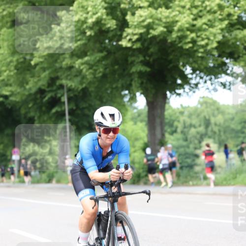 15.06.2025 - 7 Türme Triathlon Yannick Fuchs http://msf.ph/oto/8024655 15.06.2025 13:37:43 Radfahren 427, 587 meine-sportfotos.de