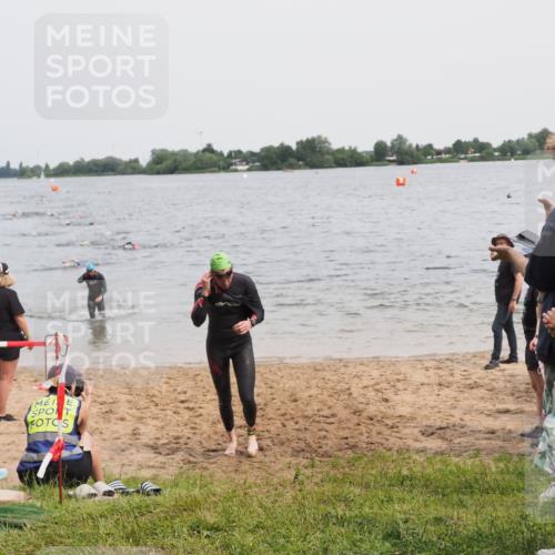 21.06.2025 - 27. Vierlanden-Triathlon MichiJ http://msf.ph/oto/8024673 15.06.2026 10:55:36 Schwimmen 639, 656, 712, 736 meine-sportfotos.de
