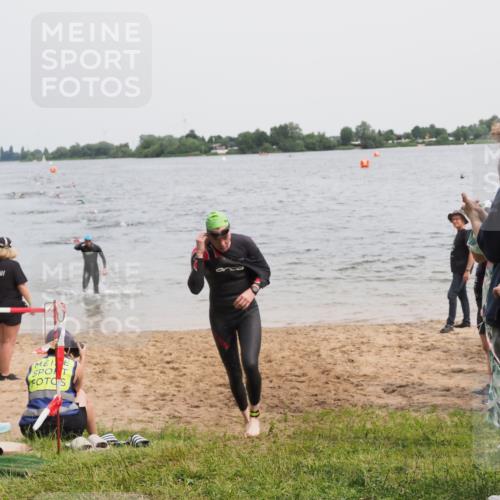 21.06.2025 - 27. Vierlanden-Triathlon MichiJ http://msf.ph/oto/8024696 15.06.2026 10:55:37 Schwimmen 639, 656, 712, 736 meine-sportfotos.de