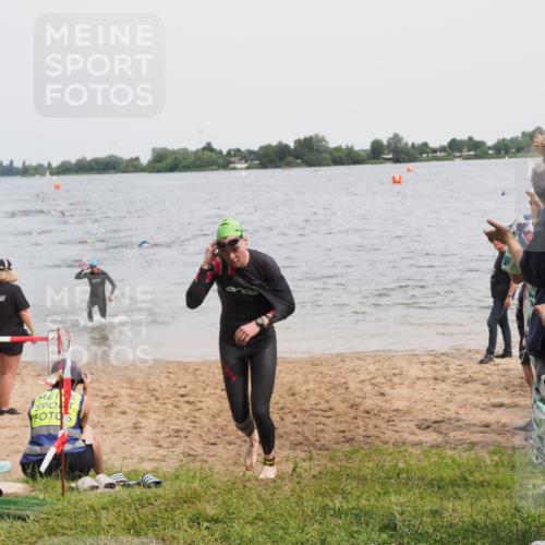 21.06.2025 - 27. Vierlanden-Triathlon MichiJ http://msf.ph/oto/8024702 15.06.2026 10:55:37 Schwimmen 639, 656, 712, 736 meine-sportfotos.de