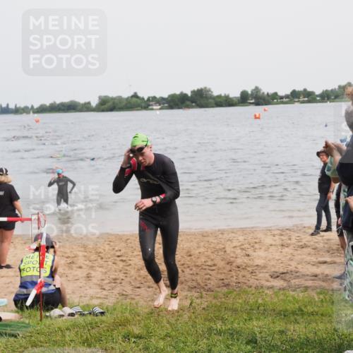 21.06.2025 - 27. Vierlanden-Triathlon MichiJ http://msf.ph/oto/8024707 15.06.2026 10:55:38 Schwimmen 639, 656, 712, 736 meine-sportfotos.de