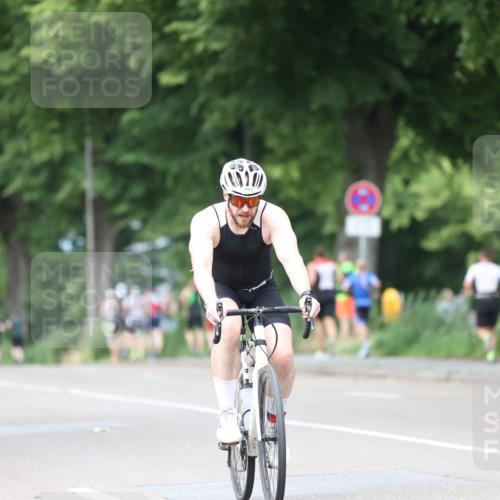 15.06.2025 - 7 Türme Triathlon Yannick Fuchs http://msf.ph/oto/8024730 15.06.2025 13:38:01 Radfahren 812, 944 meine-sportfotos.de