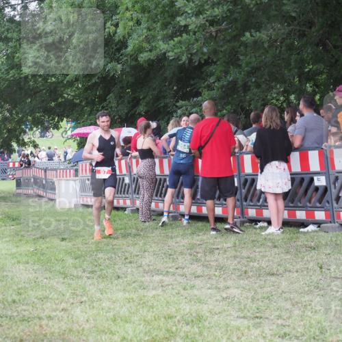 21.06.2025 - 27. Vierlanden-Triathlon KatJ http://msf.ph/oto/8024748 15.06.2025 13:27:20 Ziel 97, 114, 762, 951 meine-sportfotos.de