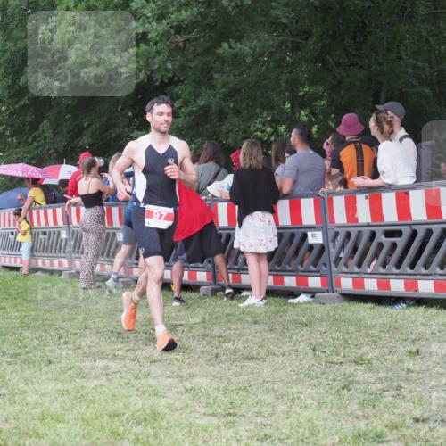 21.06.2025 - 27. Vierlanden-Triathlon KatJ http://msf.ph/oto/8024787 15.06.2025 13:27:21 Ziel 97, 114, 762, 951 meine-sportfotos.de