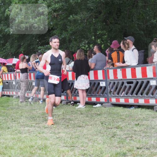 21.06.2025 - 27. Vierlanden-Triathlon KatJ http://msf.ph/oto/8024794 15.06.2025 13:27:21 Ziel 97, 114, 762, 951 meine-sportfotos.de