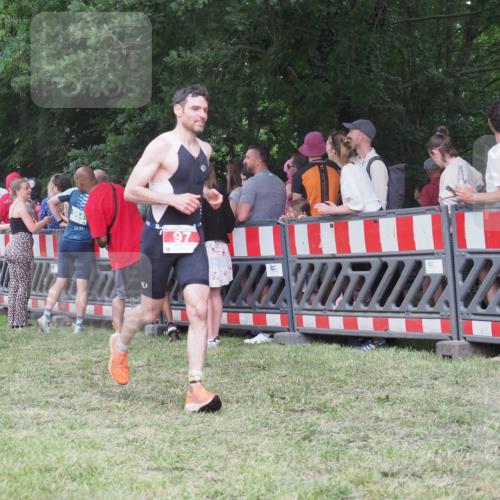 21.06.2025 - 27. Vierlanden-Triathlon KatJ http://msf.ph/oto/8024806 15.06.2025 13:27:22 Ziel 97, 114, 762, 951 meine-sportfotos.de