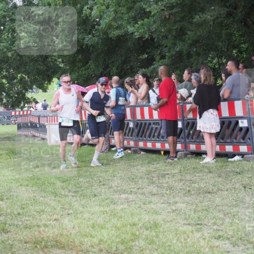 21.06.2025 - 27. Vierlanden-Triathlon KatJ http://msf.ph/oto/8024838 15.06.2025 13:27:27 Ziel 114, 762, 951 meine-sportfotos.de
