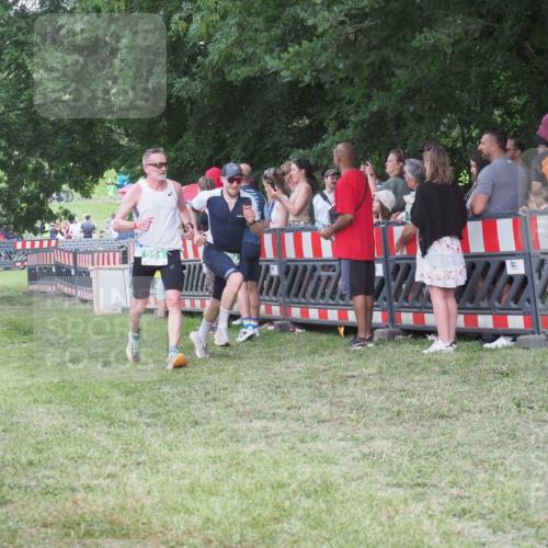 21.06.2025 - 27. Vierlanden-Triathlon KatJ http://msf.ph/oto/8024841 15.06.2025 13:27:27 Ziel 114, 762, 951 meine-sportfotos.de