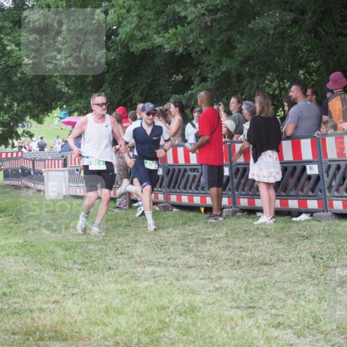 21.06.2025 - 27. Vierlanden-Triathlon KatJ http://msf.ph/oto/8024847 15.06.2025 13:27:27 Ziel 114, 762, 951 meine-sportfotos.de