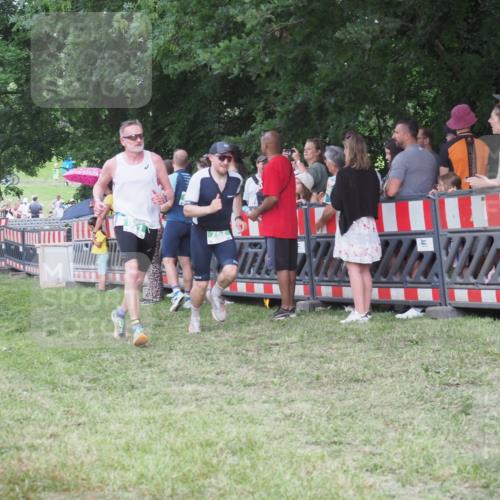 21.06.2025 - 27. Vierlanden-Triathlon KatJ http://msf.ph/oto/8024854 15.06.2025 13:27:27 Ziel 114, 762, 951 meine-sportfotos.de